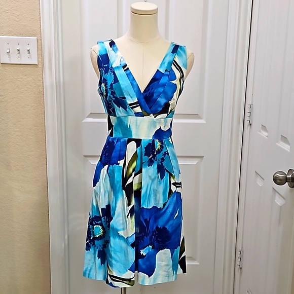 Corey P Dresses & Skirts - COREY P. Floral V Neck Sleeveless A-line Dress Size 4